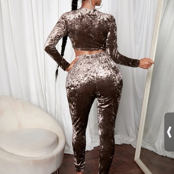 Velvet 2 Piece - Picture 3 of 6